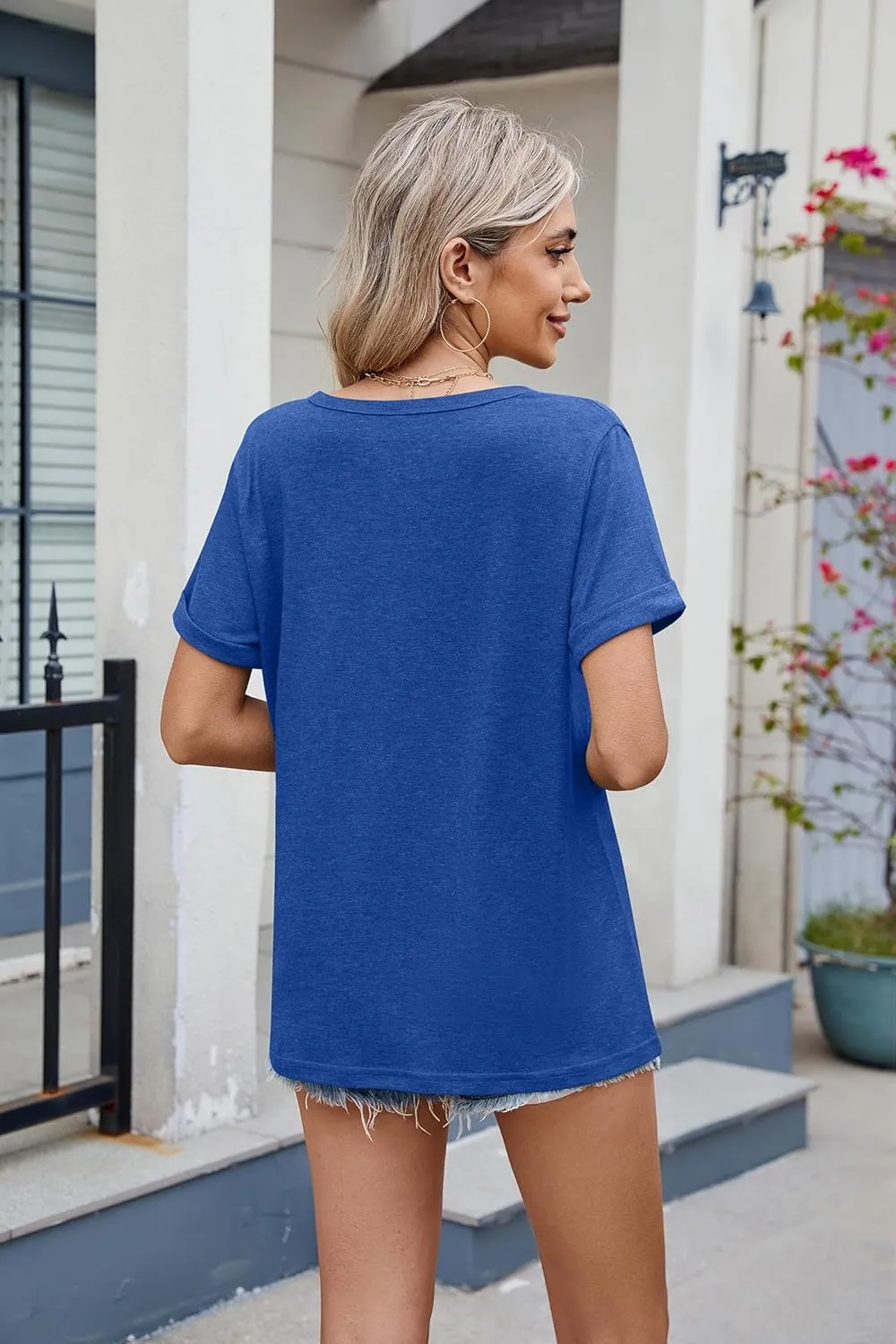 2025 Womens Summer Tops Short Sleeve V-Neck T Shirts Casual Basic Tees Trendy Clothes
