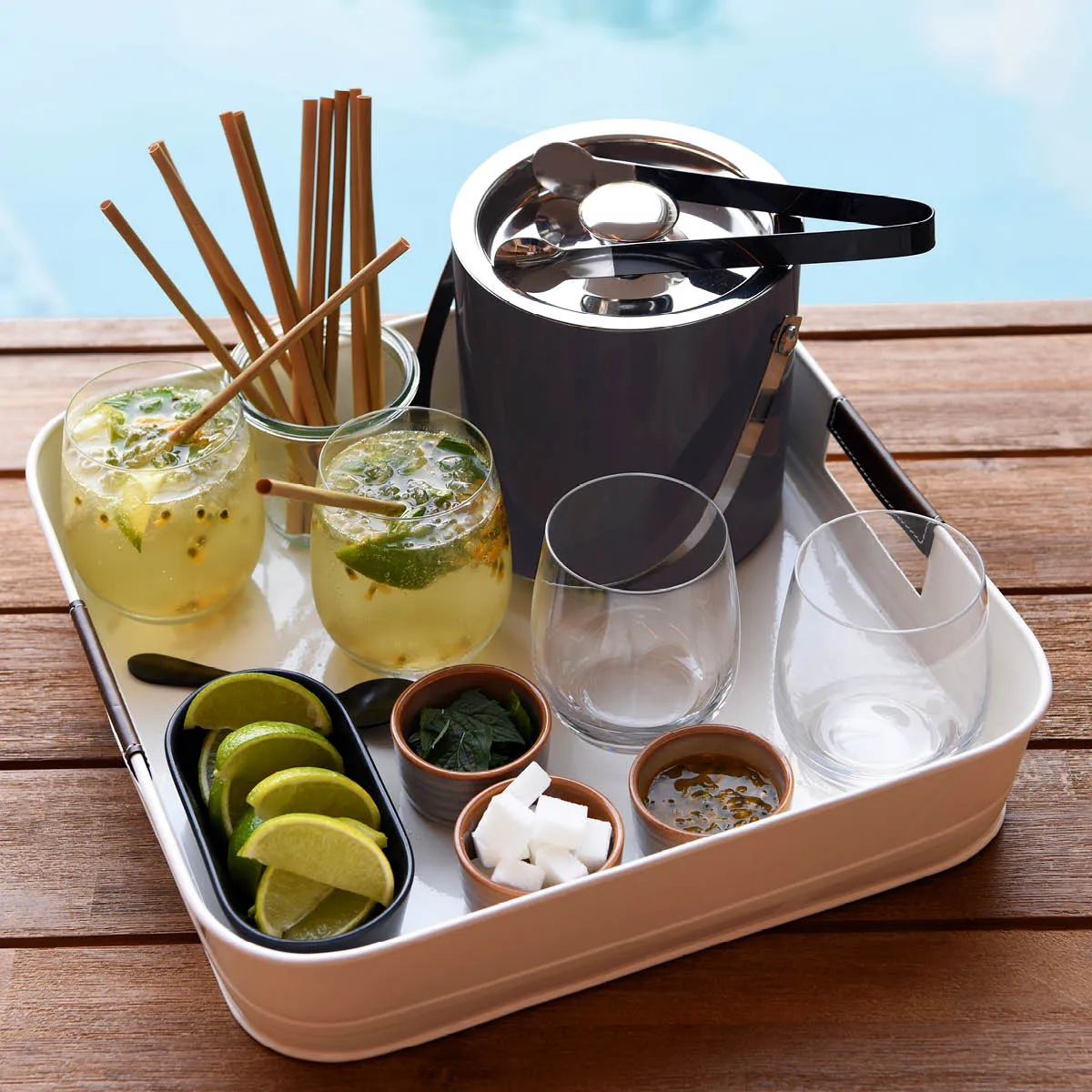 Coney Island Creme Square Tray with Leather Handle 365x365x75mm