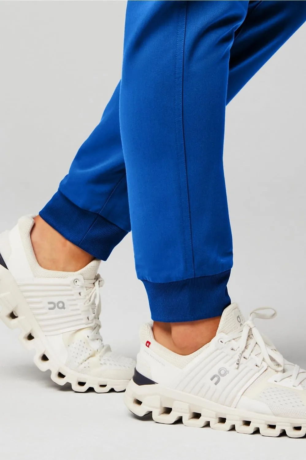 Fabletics Women's Evoke Cargo Scrub Jogger - MotionTech, 4-Way Stretch, Wrinkle-Resist, Anti-Shrink