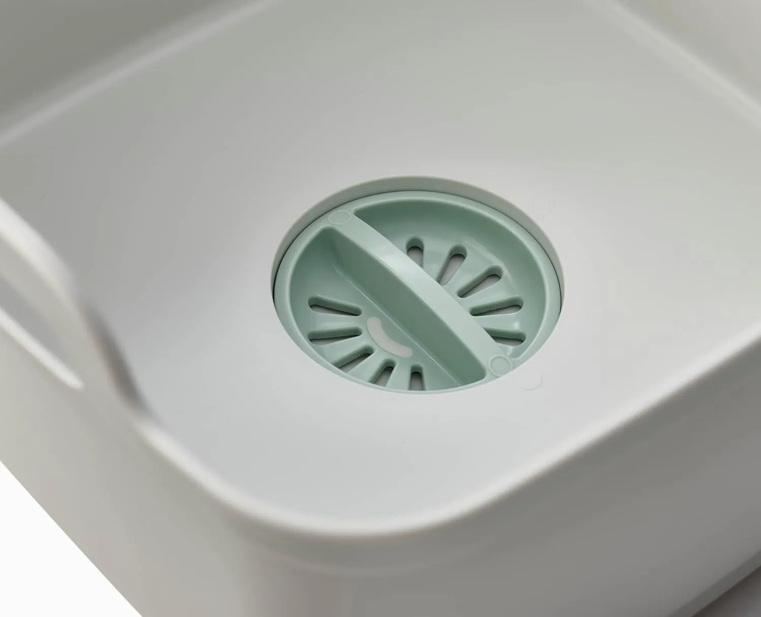 Joseph Joseph Wash & Drain Kitchen Dish Tub Wash Basin with Handles and Draining Plug, 9 liters/2.3 Gallons, Stone/Sage Green