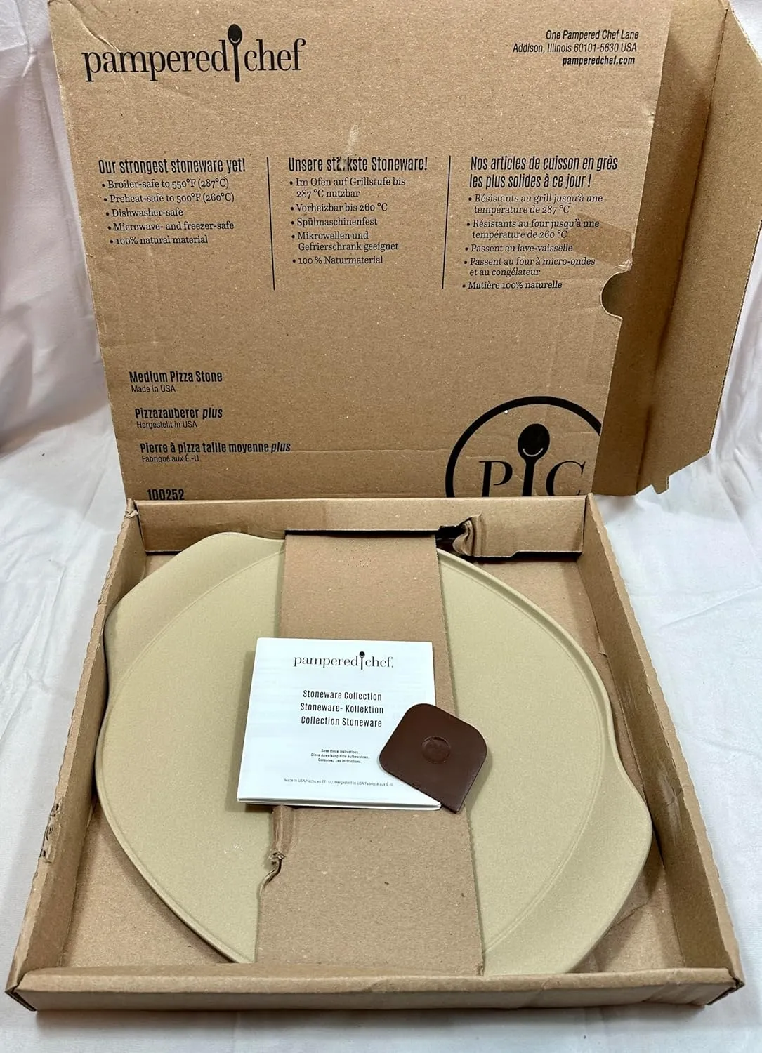 New and Improved Pampered Chef Medium Pizza Stone with Handles #100252