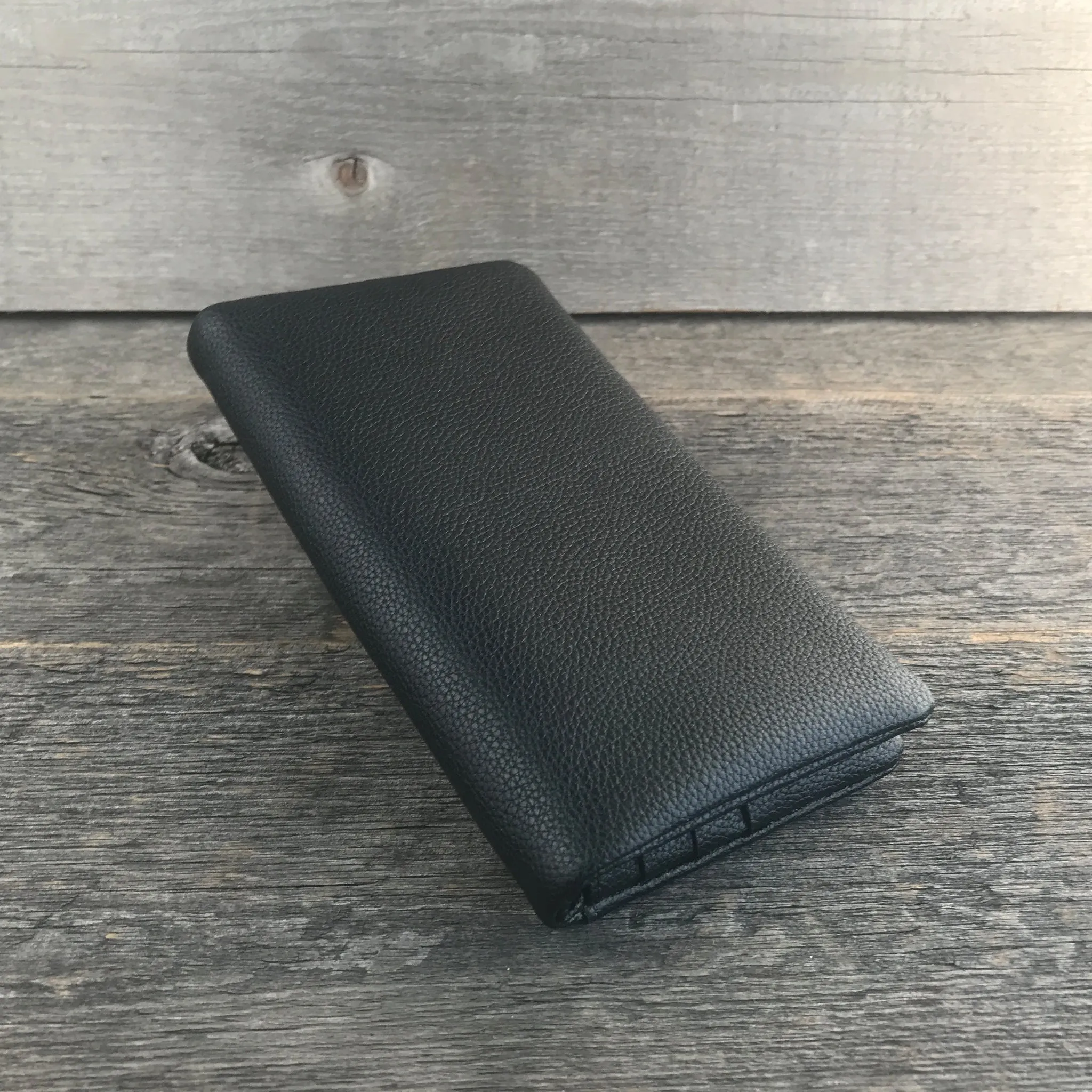 Sydney Long Travel Wallet - Onyx Black | Discovery Series
