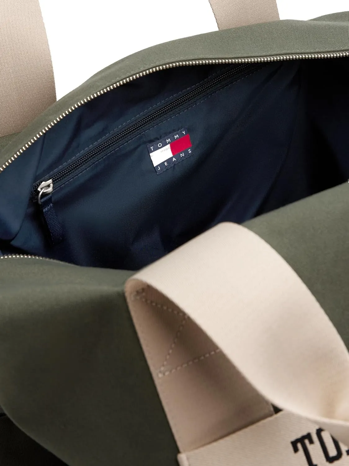 Tommy Jeans Men's Retro Cool Duffle Bag with Luggage Strap