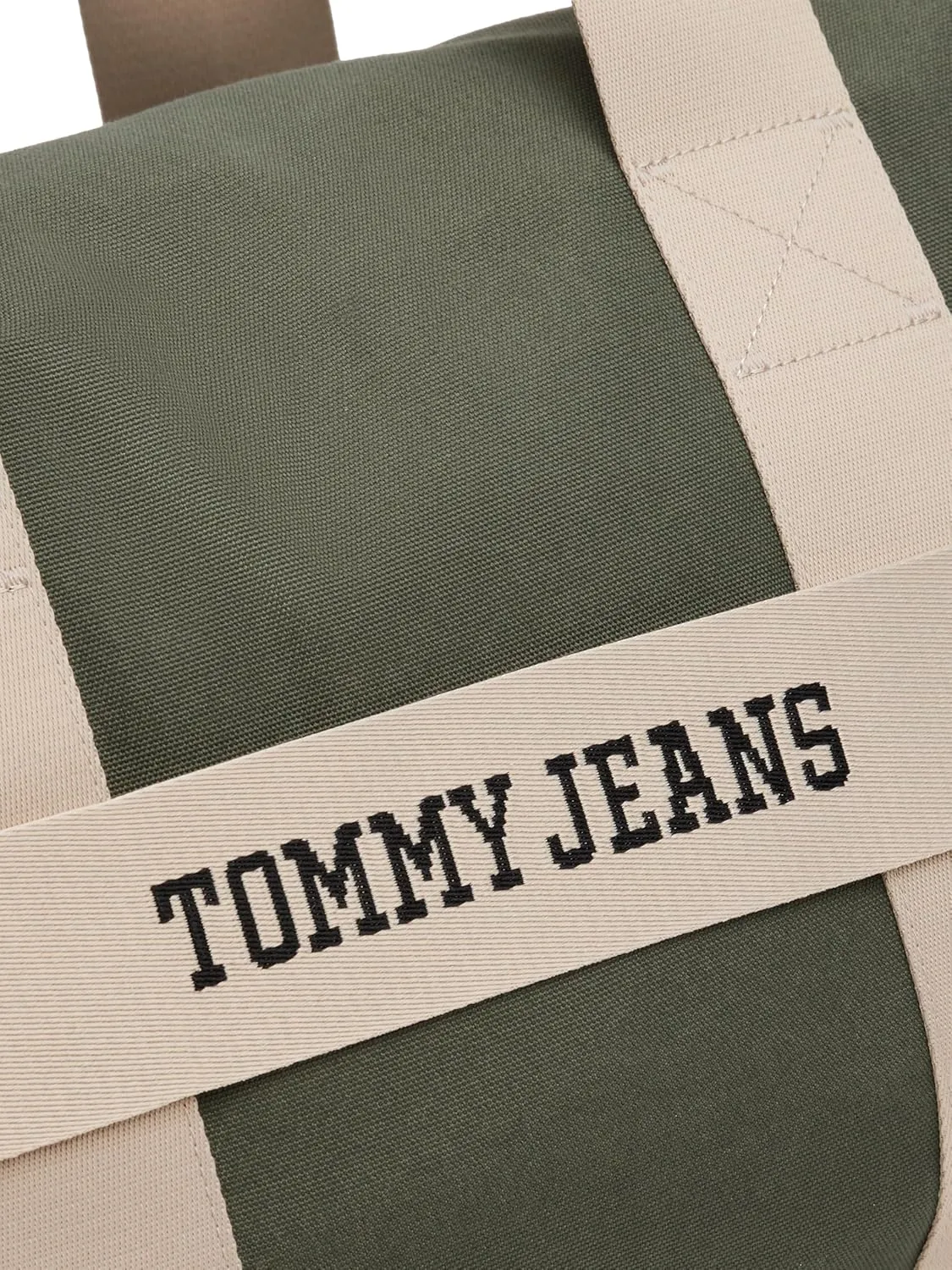 Tommy Jeans Men's Retro Cool Duffle Bag with Luggage Strap