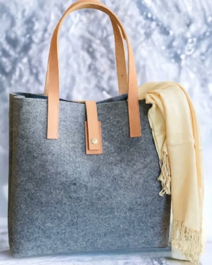 Tote Bag with leather handles