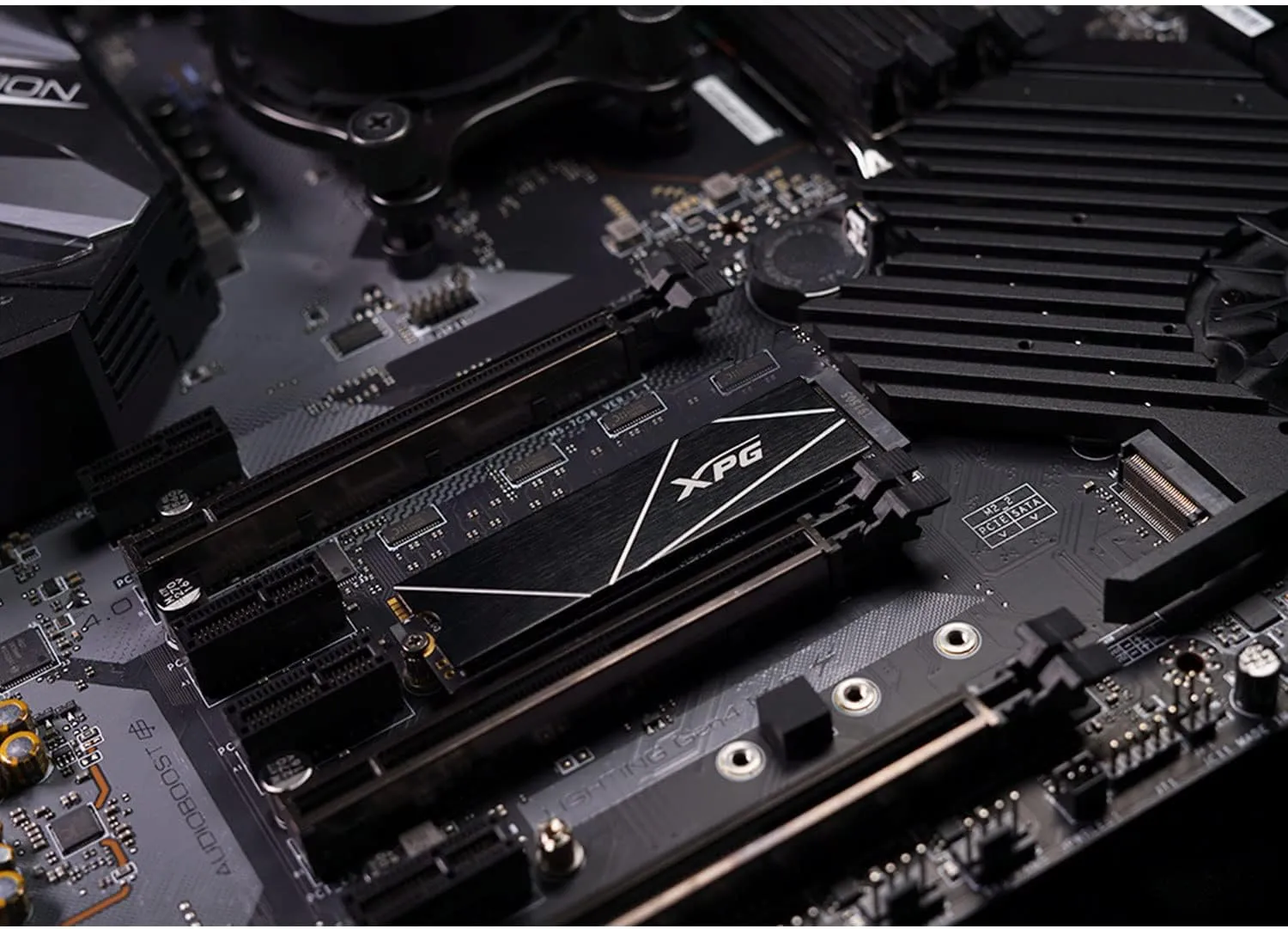 XPG 4TB GAMMIX S70 Blade PCIe Gen4 M.2 2280 Internal Gaming SSD Up to 7,400 MB/s - Works with Playstation 5/ PS5 (AGAMMIXS70B-4T-CS)